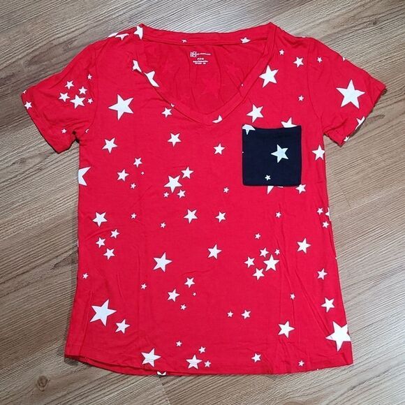 🔺️Red Star Spangled Vneck Short Sleeve Top Medium - Picture 1 of 9